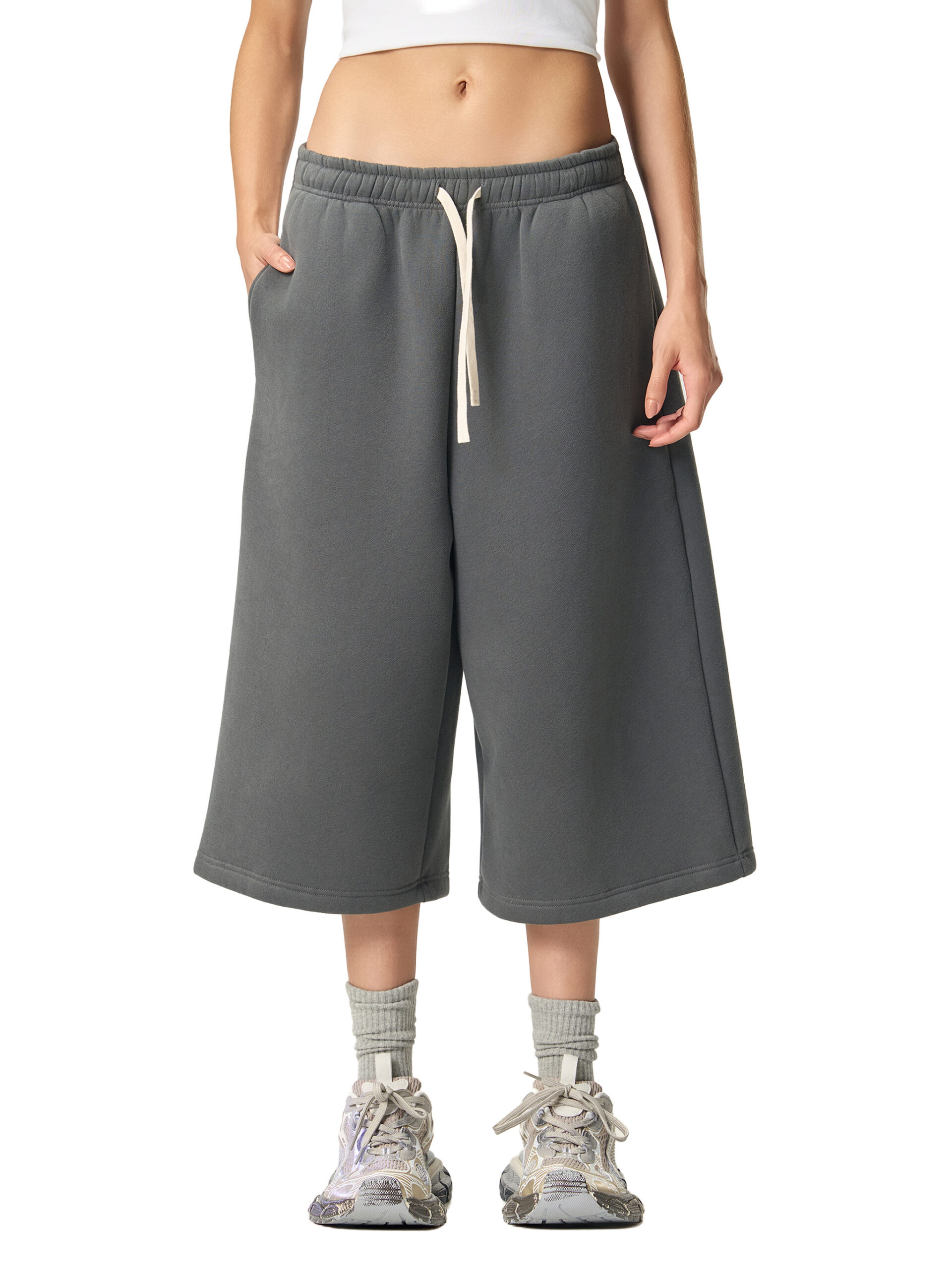 Drawstring Three-quarter Sweatpants